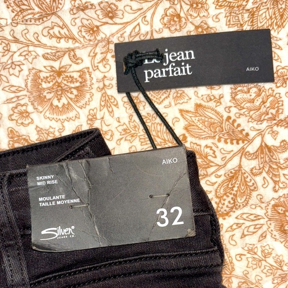 NWT Silver Jeans | Sz. 32 Women's Mid-Rise Black Skinny Jeans - Picture 10 of 12